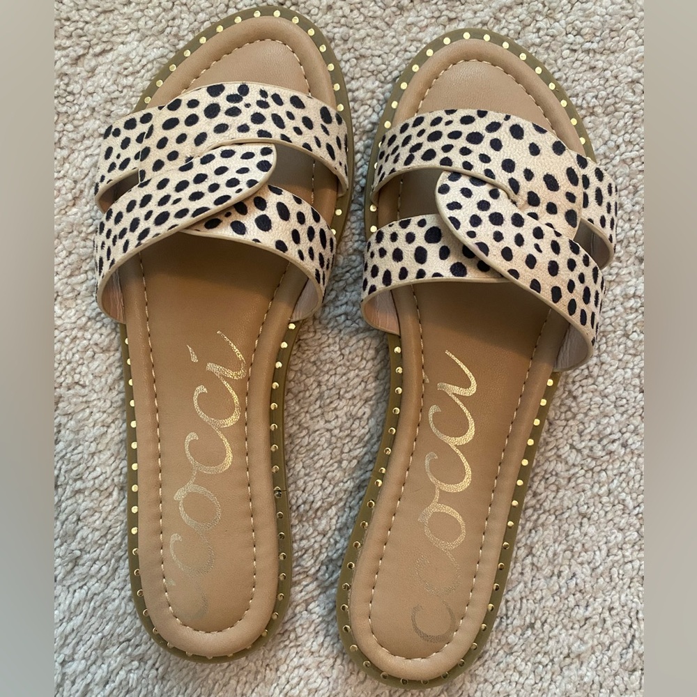 Sandals - Picture 2 of 4